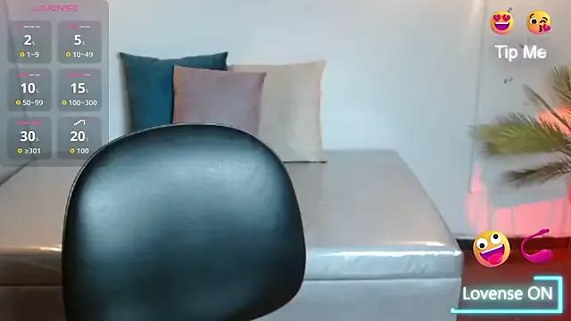 Megan_lx from StripChat is Freechat