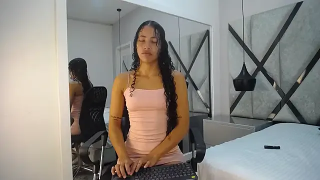 Megan_Siner from StripChat is Freechat