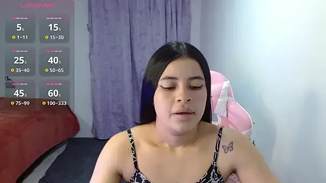 Megan_ve from StripChat is Freechat