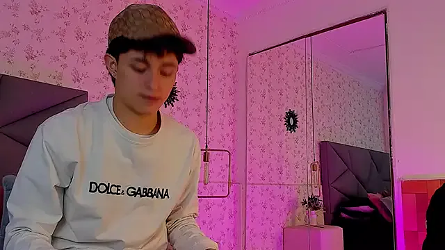 meganandtylerr19 from StripChat is Freechat