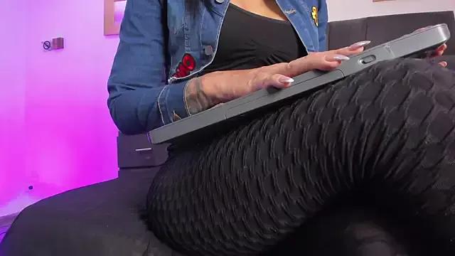 Girls: try live performances with matured performers, from dancing to quirks, in a variety of beautiful sex cams.