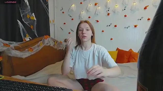 MeganNewCat from StripChat is Freechat