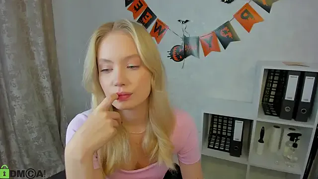 Melanie_Ryer from StripChat is Freechat