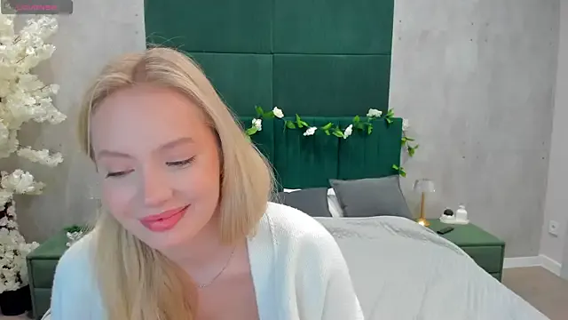 Melanie_Ryer from StripChat is Freechat