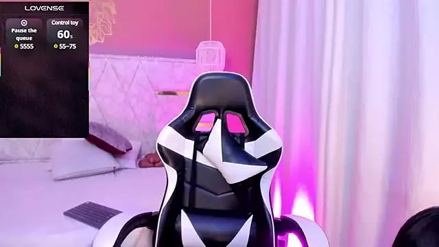 Girls: try live performances with matured performers, from dancing to quirks, in a variety of beautiful sex cams.