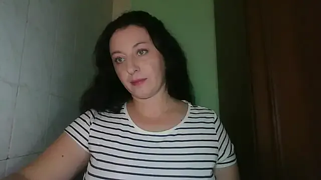 MelinaAx from StripChat is Freechat