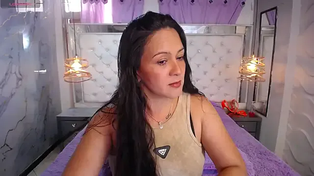 Melissa-roberts from StripChat is Freechat