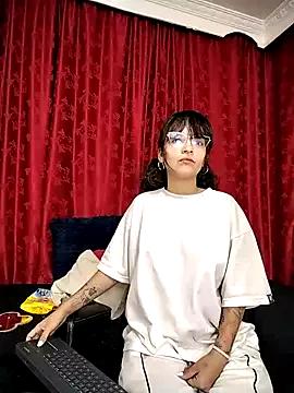 MelissaGirat from StripChat is Freechat