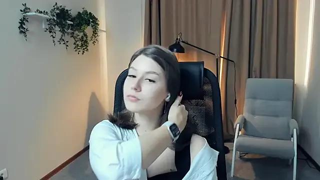 MelliePichoff from StripChat is Freechat