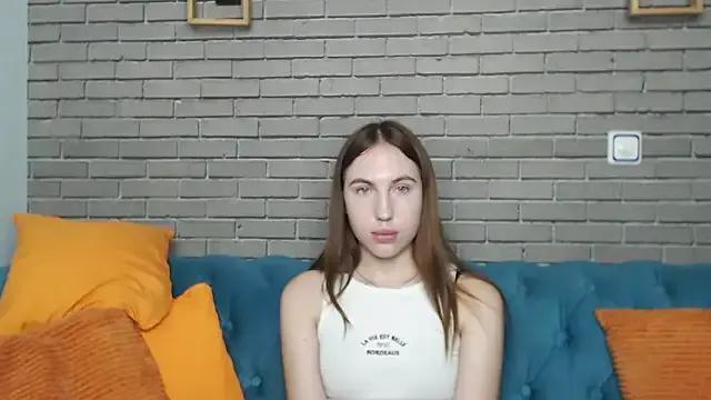 MellinGiG from StripChat is Freechat