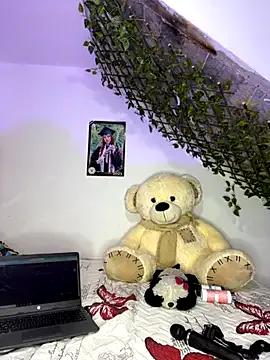 Melody_rouxxx from StripChat is Freechat