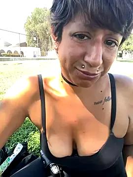 MementoMoani from StripChat is Freechat
