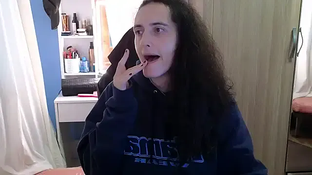 MemiSecrets from StripChat is Freechat