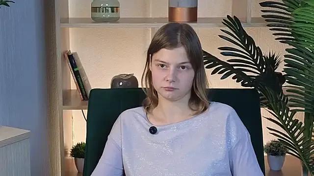 MeridethMondoux from StripChat is Freechat