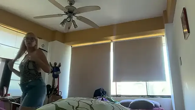 Girls: try live performances with matured performers, from dancing to quirks, in a variety of beautiful sex cams.