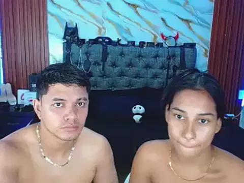 Meryandcris from StripChat is Freechat