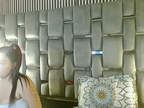 Mia2xsmith from StripChat is Freechat