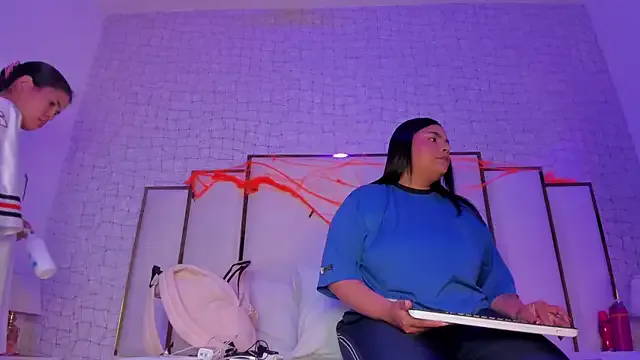 Mia_and_lexy from StripChat is Freechat