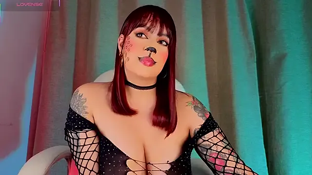 mia_bonneett from StripChat is Freechat