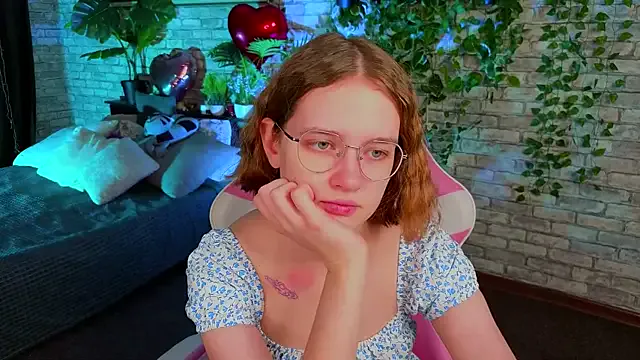  Mia_Mooore chat room