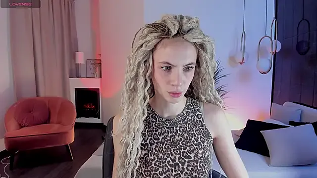 mia_silkk from StripChat is Freechat