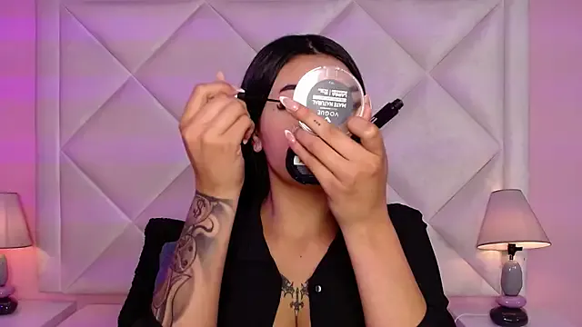 Girls: try live performances with matured performers, from dancing to quirks, in a variety of beautiful sex cams.