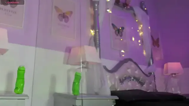 MiaCassel from StripChat is Freechat