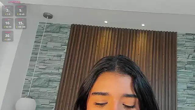 Miagomezx from StripChat is Freechat