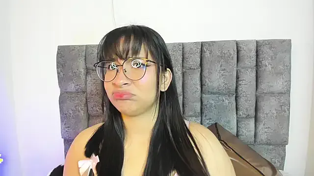 miah_storm from StripChat is Freechat