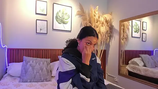 MIAHIVANOV from StripChat is Freechat