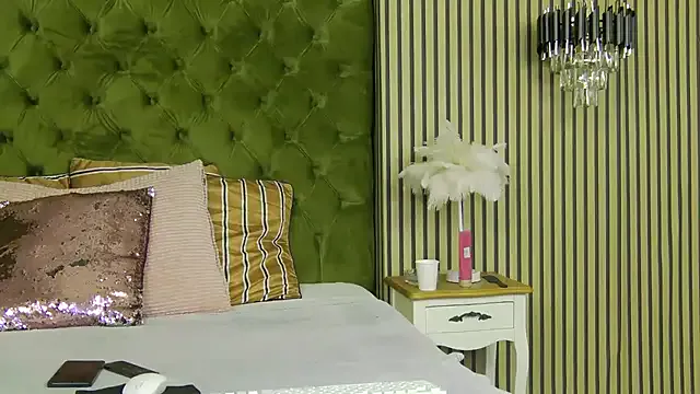 MiaJenner from StripChat is Freechat