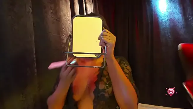 MiaKnox from StripChat