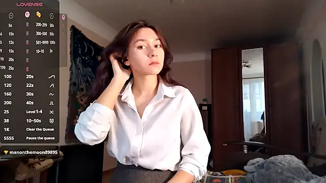 MiaLovelyOne from StripChat is Freechat