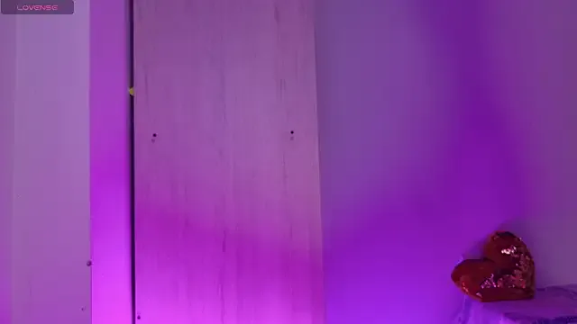 miamiller188 from StripChat is Freechat