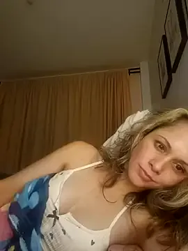 Miasiren from StripChat
