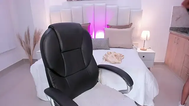 miavegas1 from StripChat is Freechat