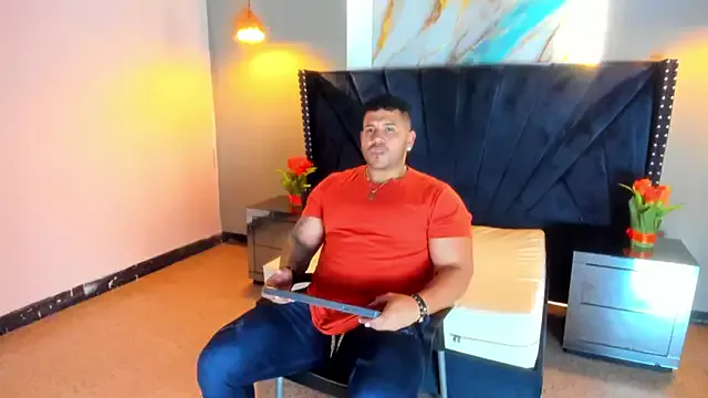 Girls: try live performances with matured performers, from dancing to quirks, in a variety of beautiful sex cams.