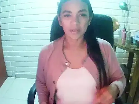 MiiaVelasquez from StripChat is Freechat