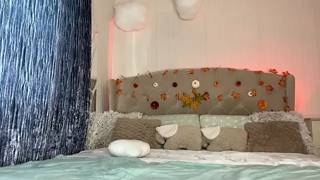 Mika_Miller from StripChat