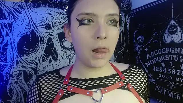 mikaskullcs from StripChat is Freechat