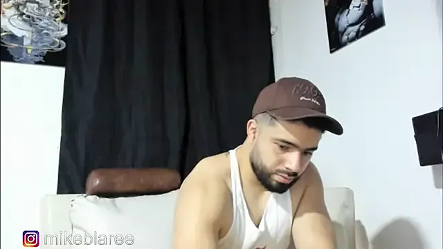 mikeblaree from StripChat is Freechat