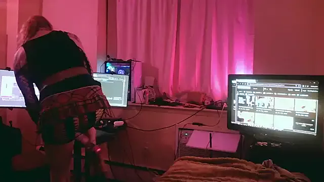 Girls: try live performances with matured performers, from dancing to quirks, in a variety of beautiful sex cams.