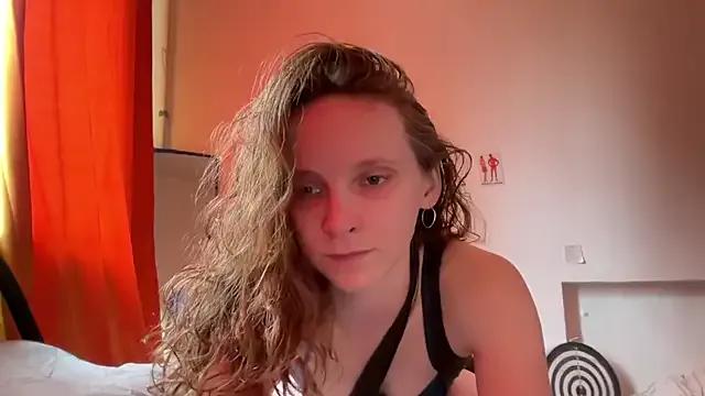 MikkyMoony from StripChat is Freechat