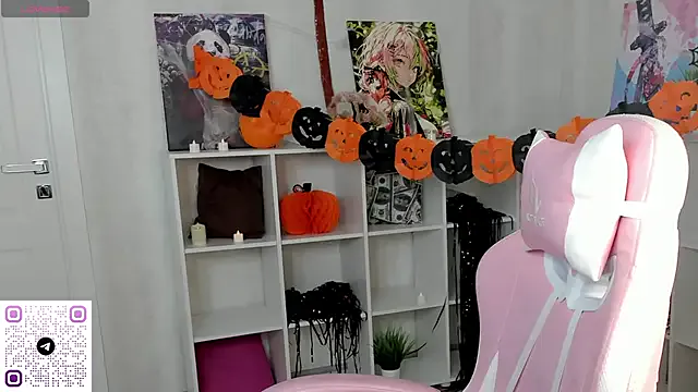 Mila__Cutee from StripChat is Freechat