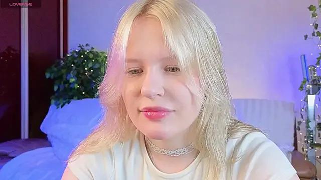 Mila_Lioness from StripChat is Freechat