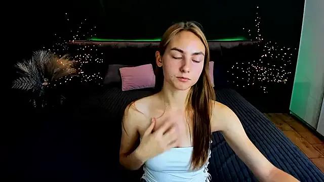 MilaAddams from StripChat is Freechat