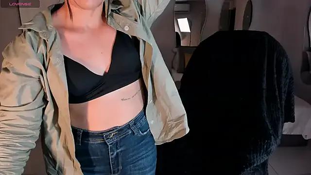 MilaColeman from StripChat is Freechat