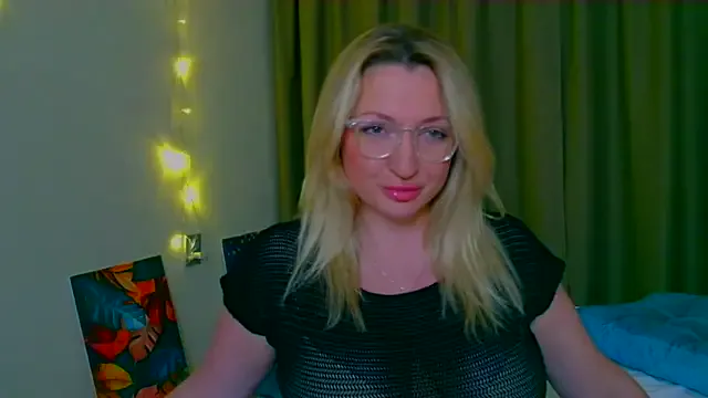 MilaLove__ from StripChat is Freechat