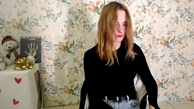 Milana_Cutie_ from StripChat is Freechat