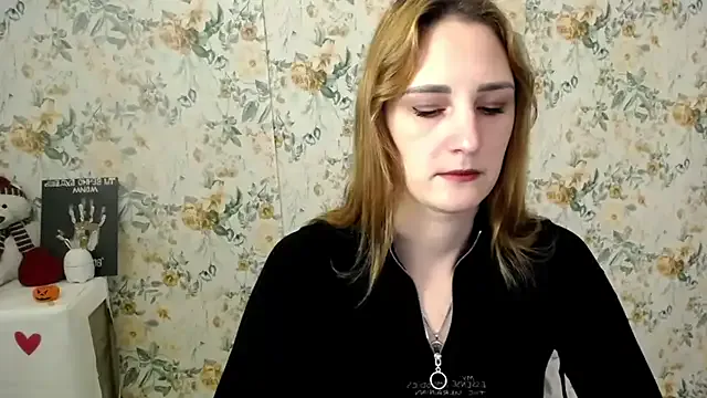 Milana_Cutie_ from StripChat is Freechat